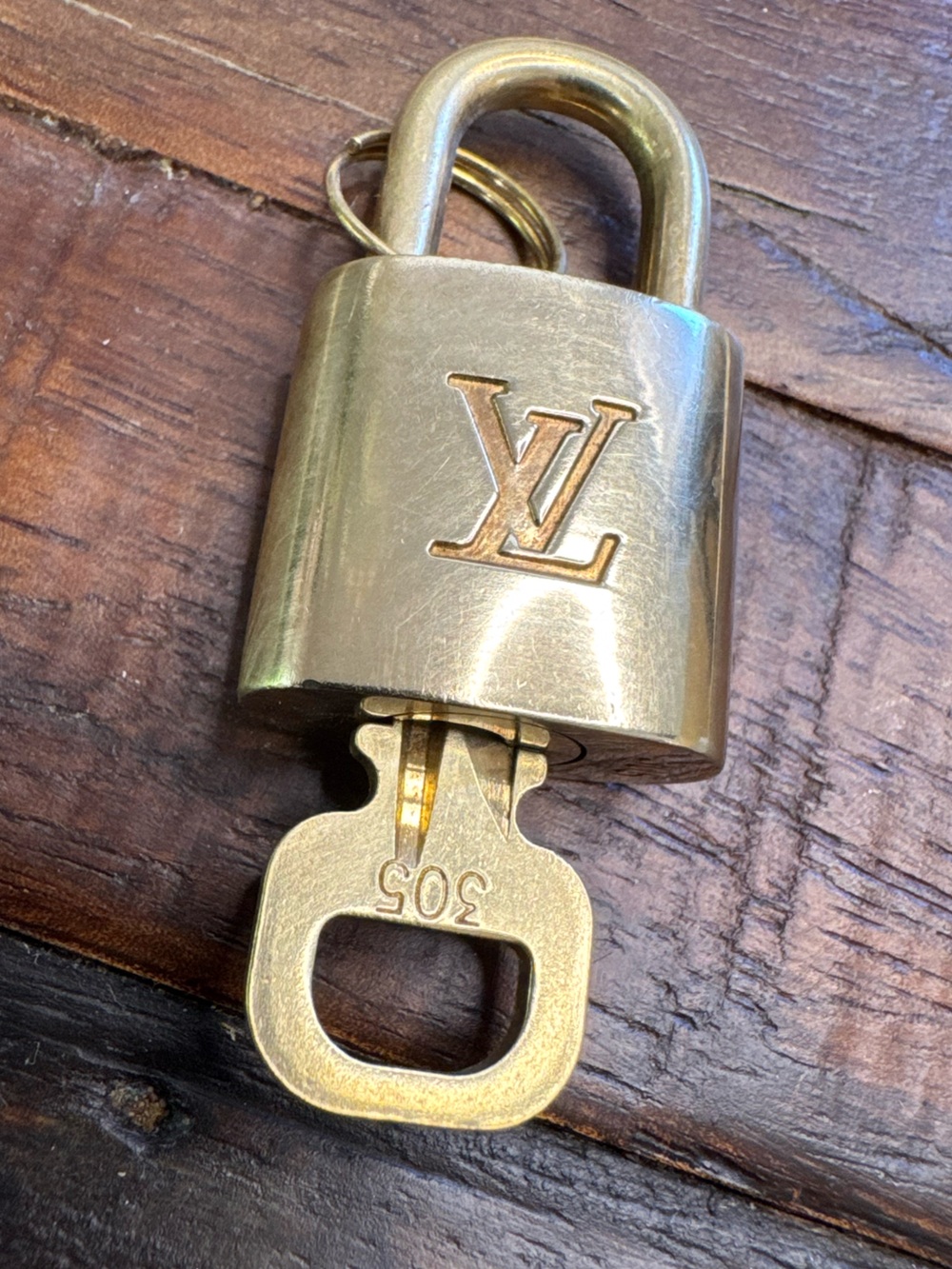 LOUIS VUITTON #305 🔐 Lock & Key